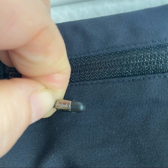 LULULEMON x SOULCYCLE Black Crop Leggings, size 6 - Picture 6 of 7